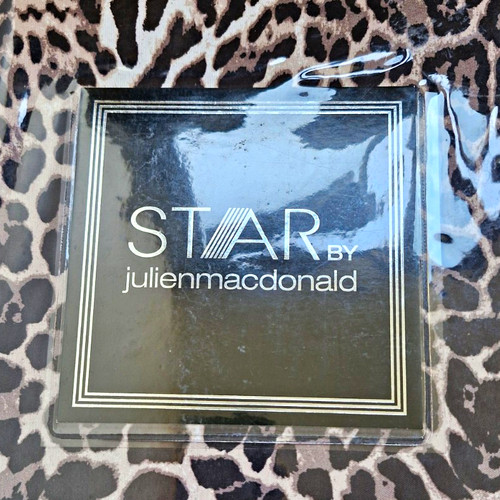 Star julien macdonald - by,
