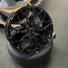 19" Riviera RF108 Gloss Black