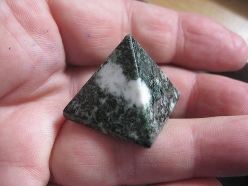 Stonehenge pyramid polished - pyramid,