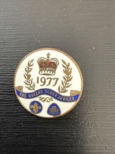 VINTAGE 1977 QUEENS SILVER