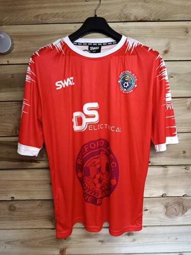 Bideford afc the robins - robins, red