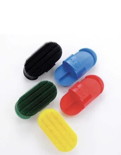 Plastic curry comb - plastic,