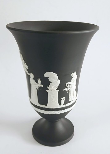 Wedgwood jasper black vase - black,
