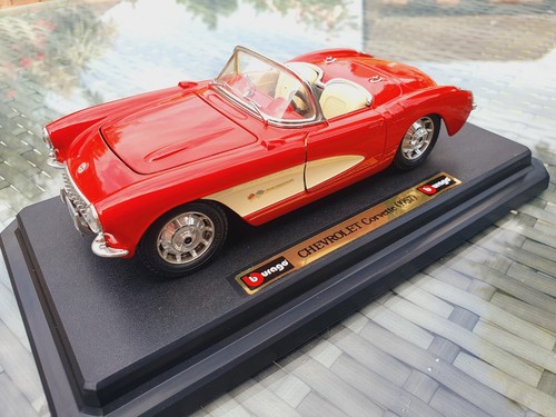 Burago chevrolet corvette - 1:24,