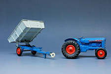 Matchbox King-Size K-11 Fordson Super Major Tractor and Whitlock Farm Trailer.