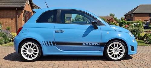 Fiat 500 abarth side racing - side,
