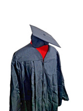 Fancy dress. Oak Hall Salem Batchelor Graduation cap and gown. XL