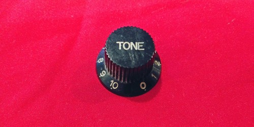 Vintage 1980s fender - vintage, tone