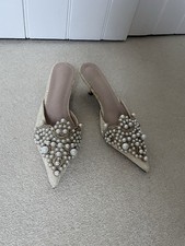 Pearl and Lace Kitten Heel