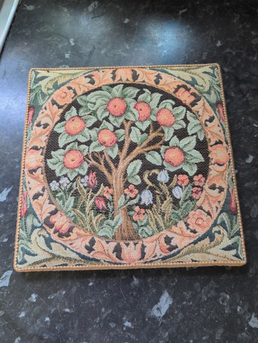The orange tree - orange, a