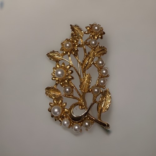 Vintage gold tone floral - vintage,