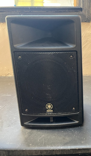 Yamaha stagepas 300 portable - yamaha,