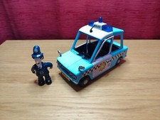 Postman Pat SDS PC Selby Police Car Large Scale with PC Selby Figure