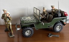 Vintage Arnold U.S.A. Jeep 002500 Clockwork Windup with Key and 4 Soldiers Rare