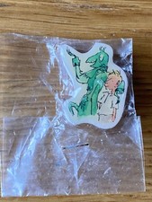 JAMES AND THE GIANT PEACH - Roald Dahl - Robertson's - PIN BADGE