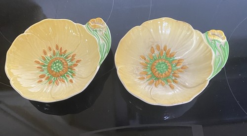 Carlton ware buttercup pin - carlton,