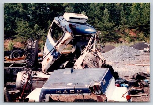 Wrecked mack truck 1980s - mack,