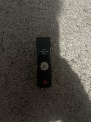 Mem 30a push button fuse - 'push,