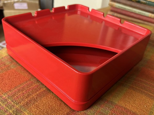 Red space age table ashtray - age,