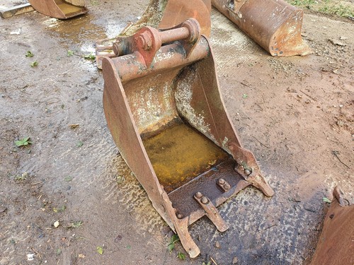 600mm excavator digging bucket - 600mm,