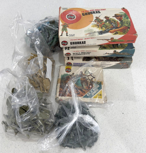 Vintage airfix ww2 soldiers - vintage,