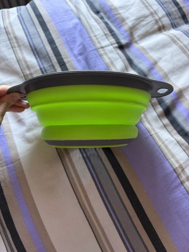 Collapsible silicone colander - collapsible,