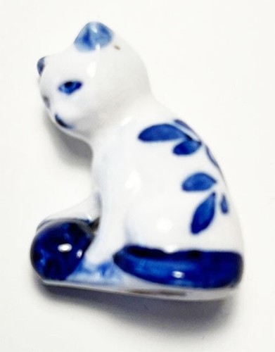 Vintage delft look tiny cat - vintage, delft-look