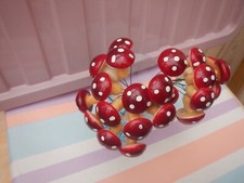 GISELA GRAHAM TWO BUNCHES OF TOADSTOOLS ON WIRES 26 IN TOTAL NEW