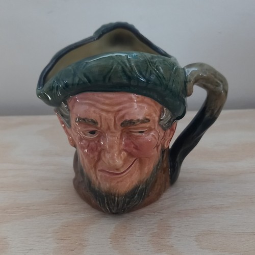 Royal doulton toby - royal, auld