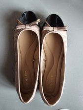 Women's Size 6 Flat Ballerina