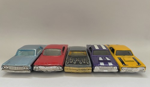 Hot wheels chevy impala - hot,