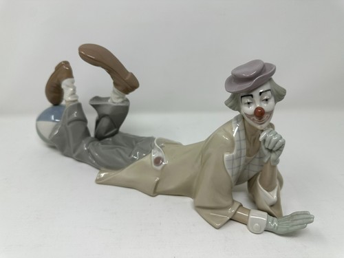 Lladro clown with beach - a,