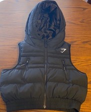Gymshark Black Puffer Cropped