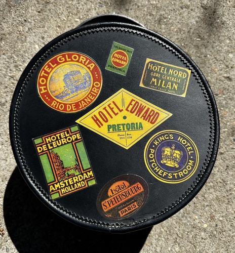 Vintage black leather hat box - black,