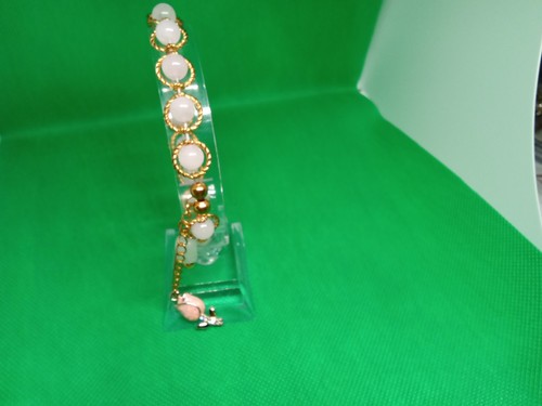 Ladies pink beaded bracelet - pink,