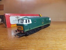 HORNBY R074 CLASS 35 HYMEK DIESEL LOCO No D7063 in BR Green Livery. OO Gauge