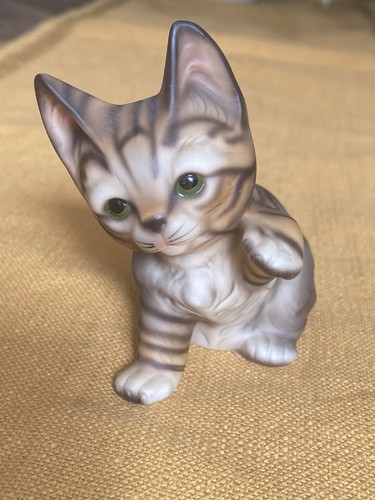 Vintage playful tabby - playful,