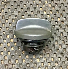 Honda VFR750F 1987 Engine oil filler cap and seal full bike broken  2183 T63