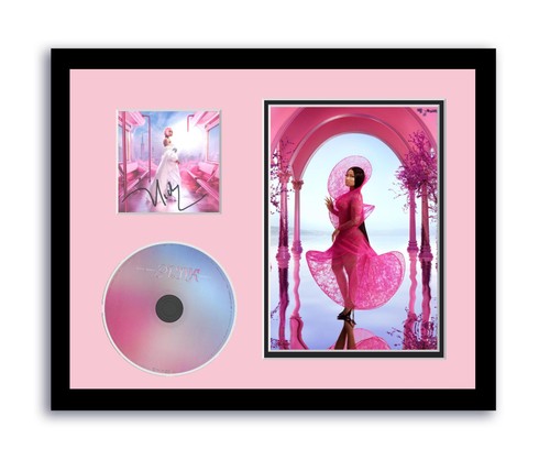 Nicki minaj autographed signed - nicki,