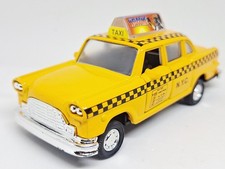 Showcast Classic Checkered