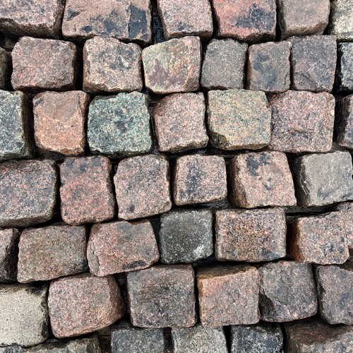 Reclaimed mixed square - mixed, granite