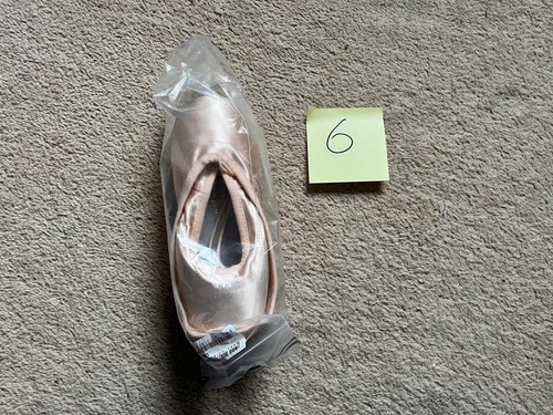 Pointe shoes bloch uk - pointe, (ballet)