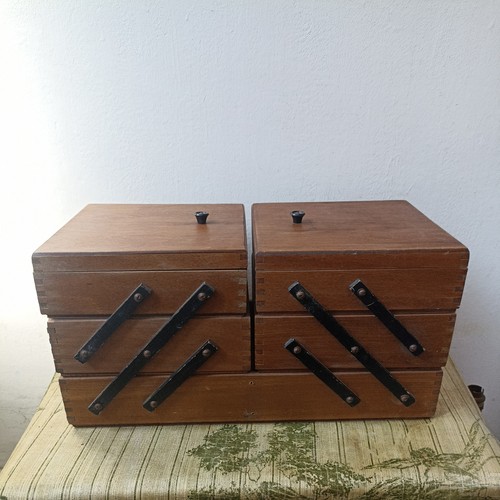 Vintage extendable tier - extendable, 3