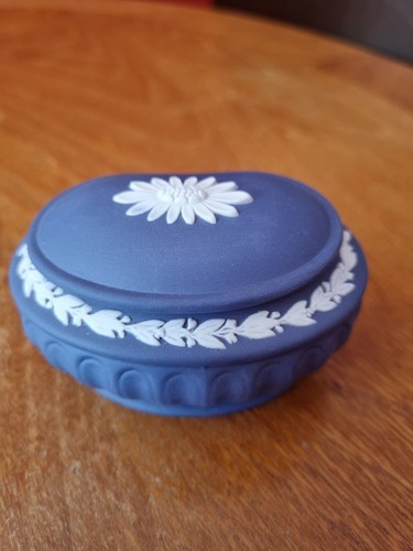 Wedgwood jasper elegance - jasper, daisy