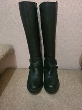 CLARKS LADIES  LEATHER LONG BOOTS SIZE 5.5 WIDE LEG ZIP UP.