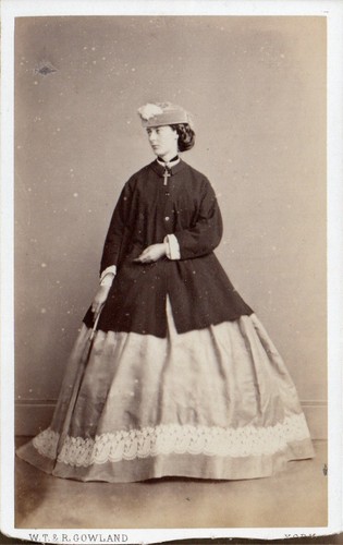 York cdv lady decorated - cdv, dress