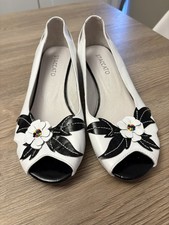 Staccato Ladies Leather Shoes Sz 40 NEW