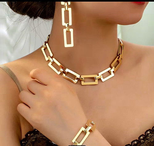 Gold tone geometric link - gold,