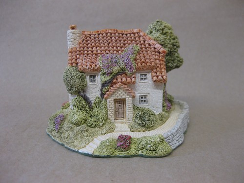 Somerset cottage figure fraser - somerset,