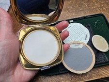 Vintage Melissa powder compact